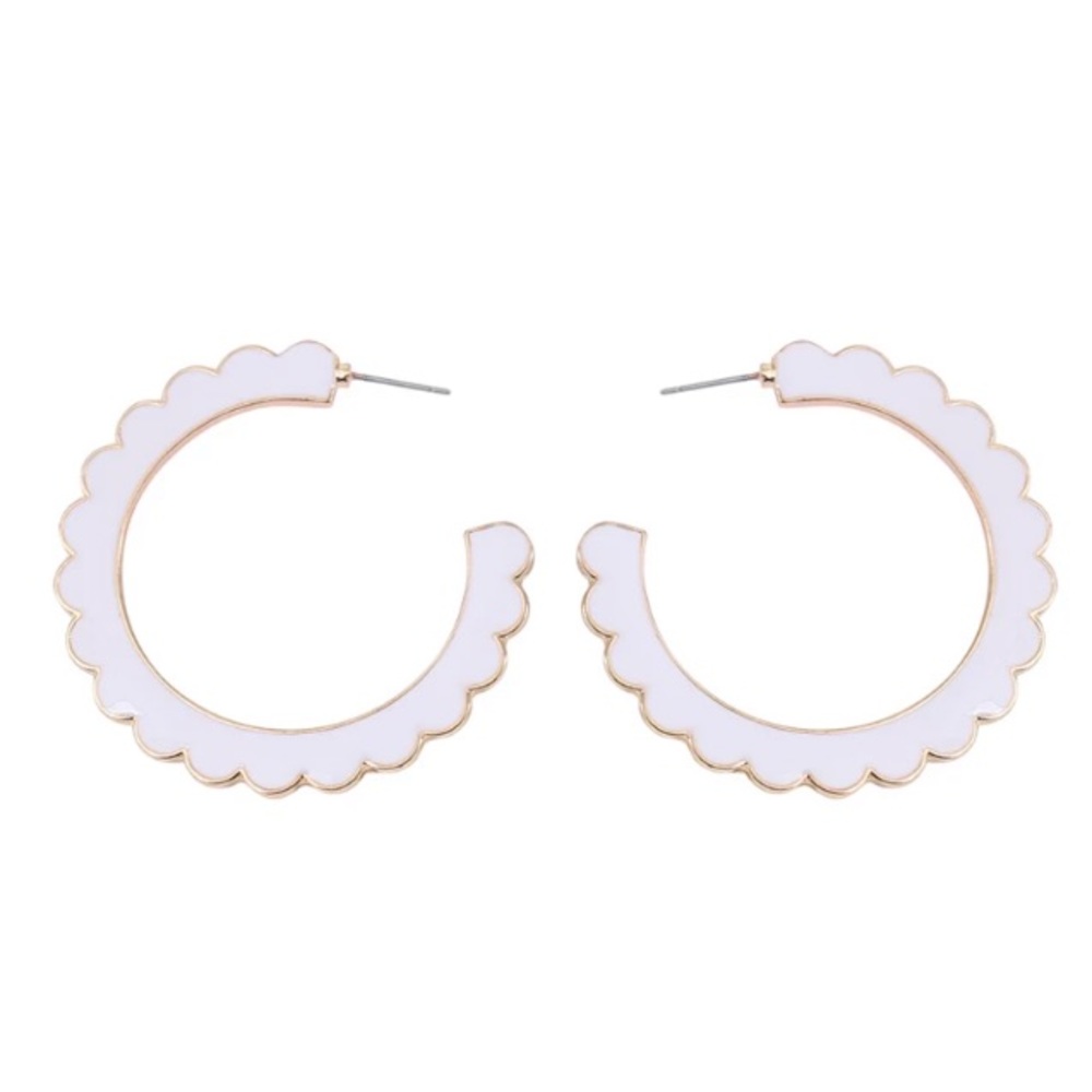 💐Desideria White Scalloped Hoop Earrings - Picture 3 of 8